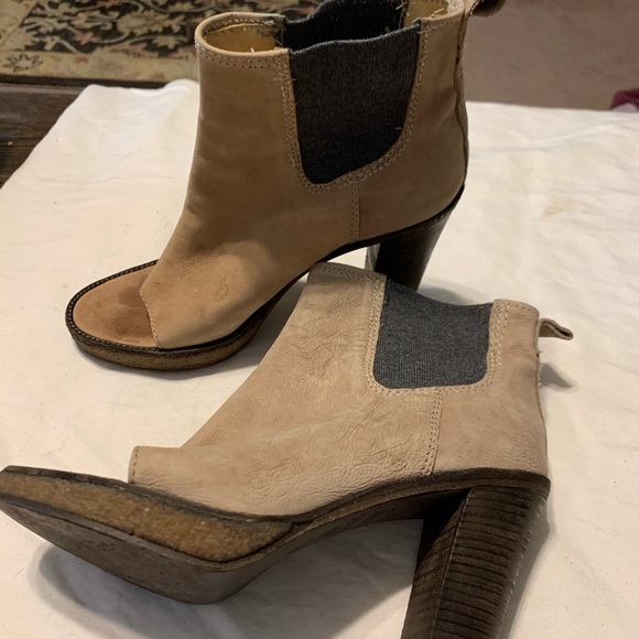 SOLD. 37 BRUNELLO CUCINELLI Italian $1250 bootie heel - Picture 13 of 13